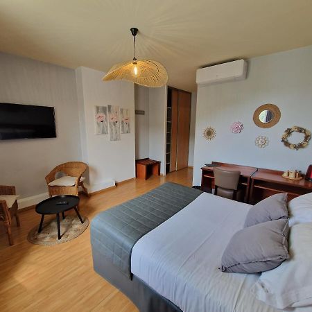Hotel Restaurant La Traverse Cénac-et-Saint-Julien 外观 照片