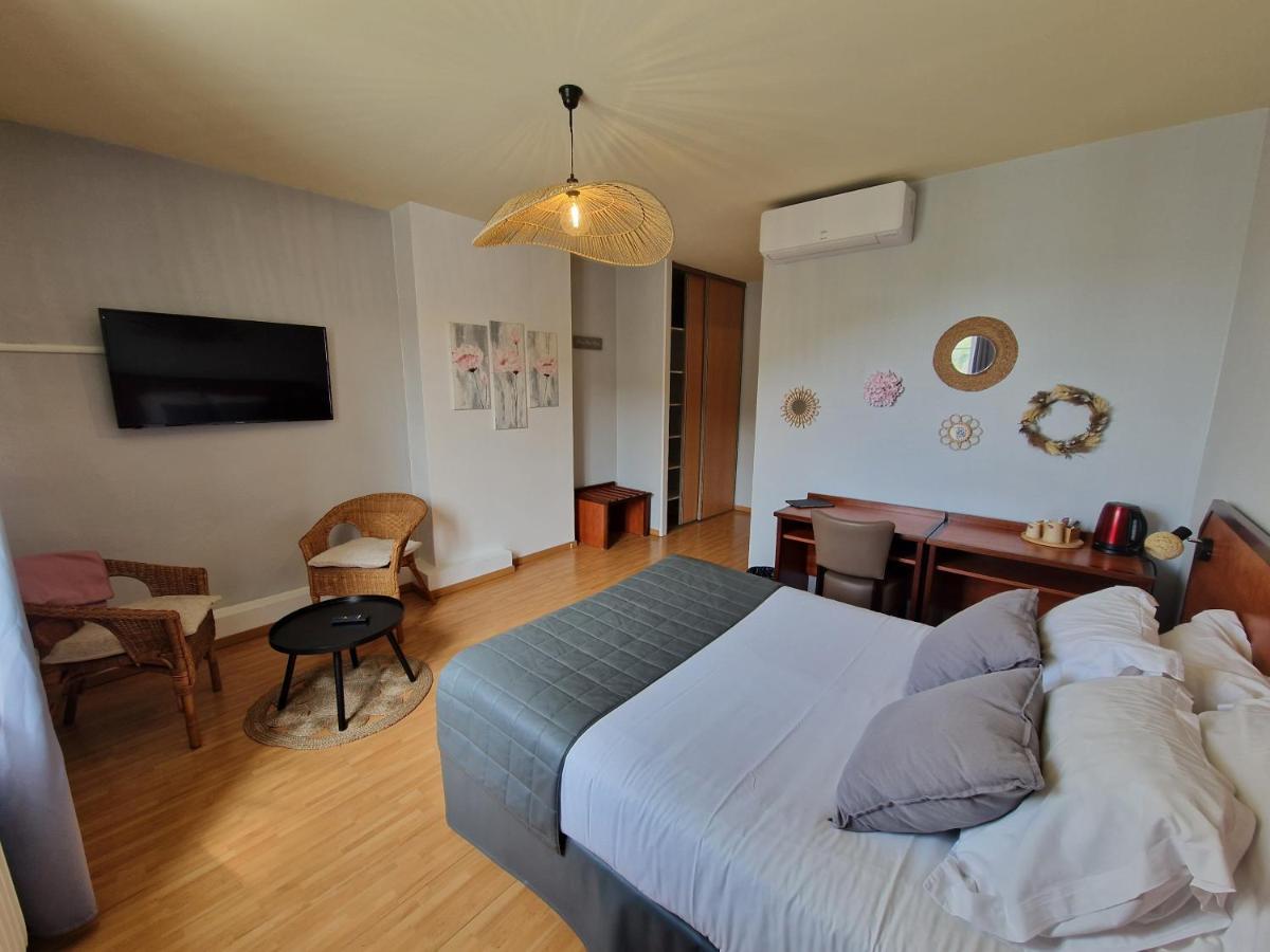 Hotel Restaurant La Traverse Cénac-et-Saint-Julien 外观 照片